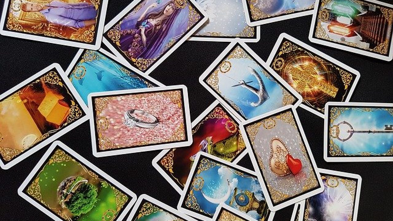 Zoom sur le tarot Lenormand « oui ou non »